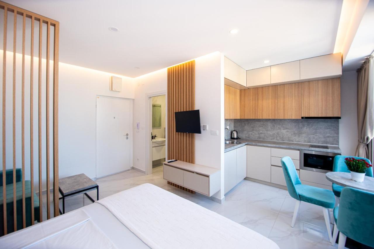 Aura Tower Aparments By In Property Рафаиловичи Экстерьер фото