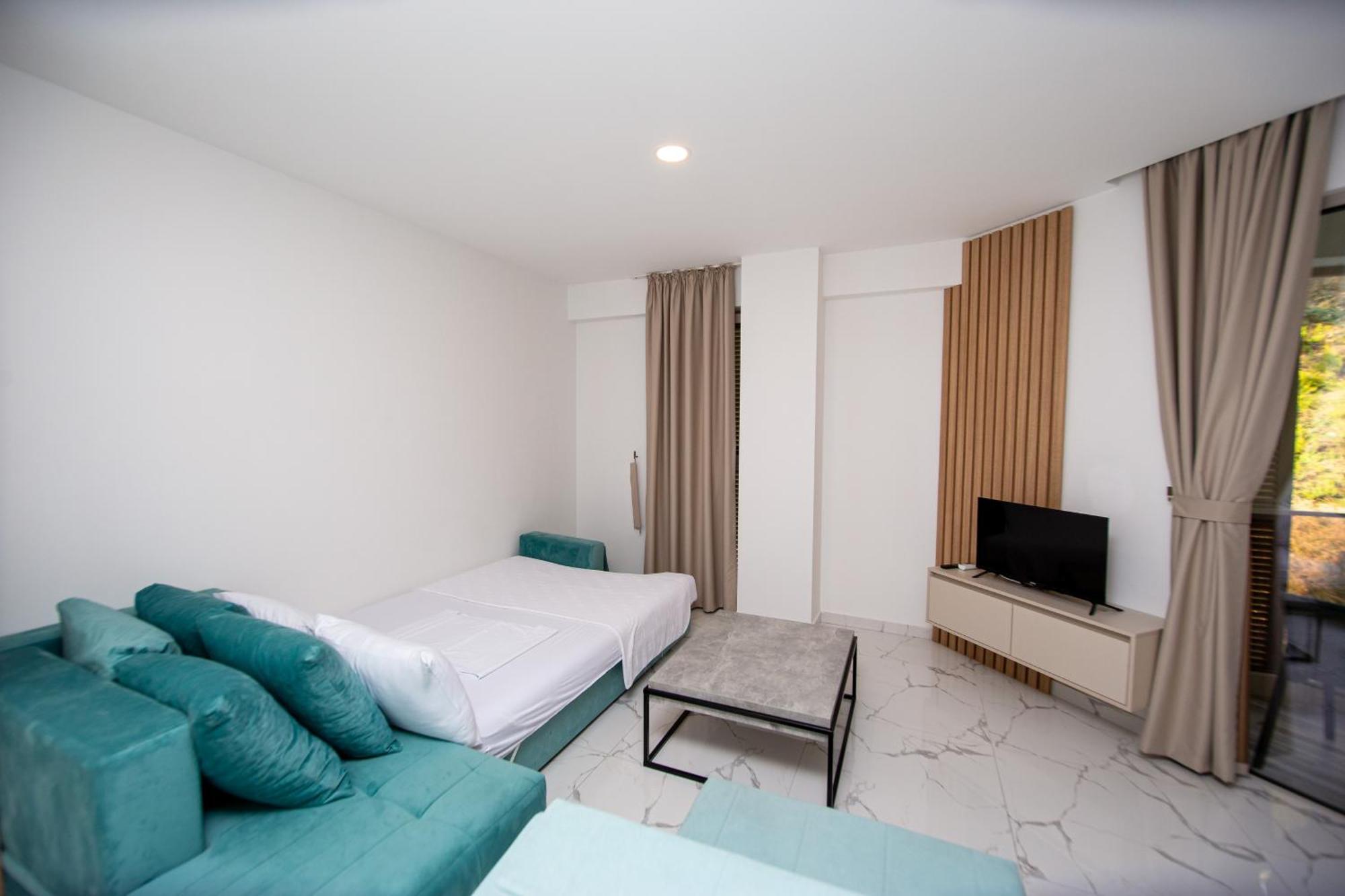 Aura Tower Aparments By In Property Рафаиловичи Экстерьер фото
