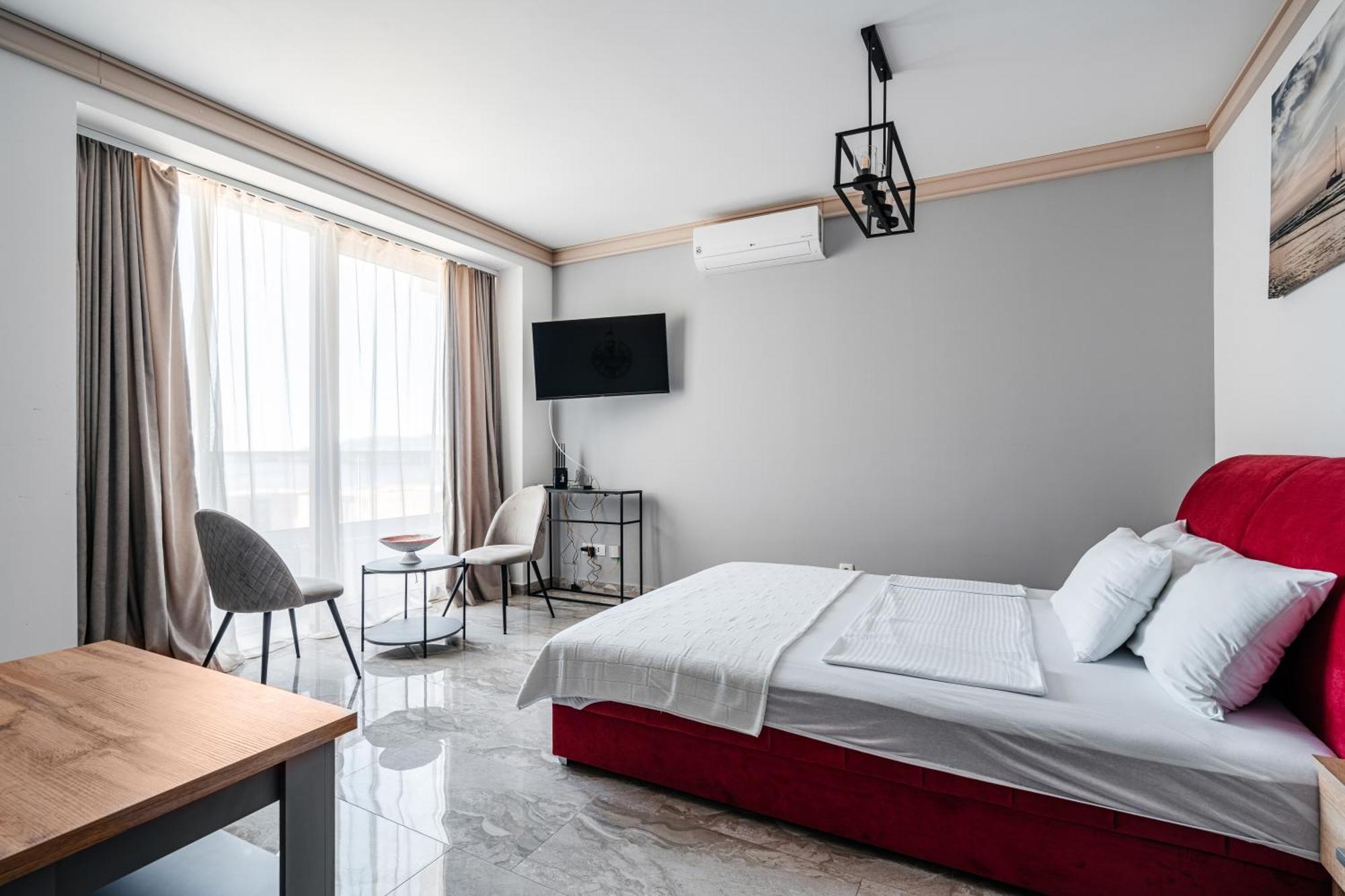 Aura Tower Aparments By In Property Рафаиловичи Экстерьер фото