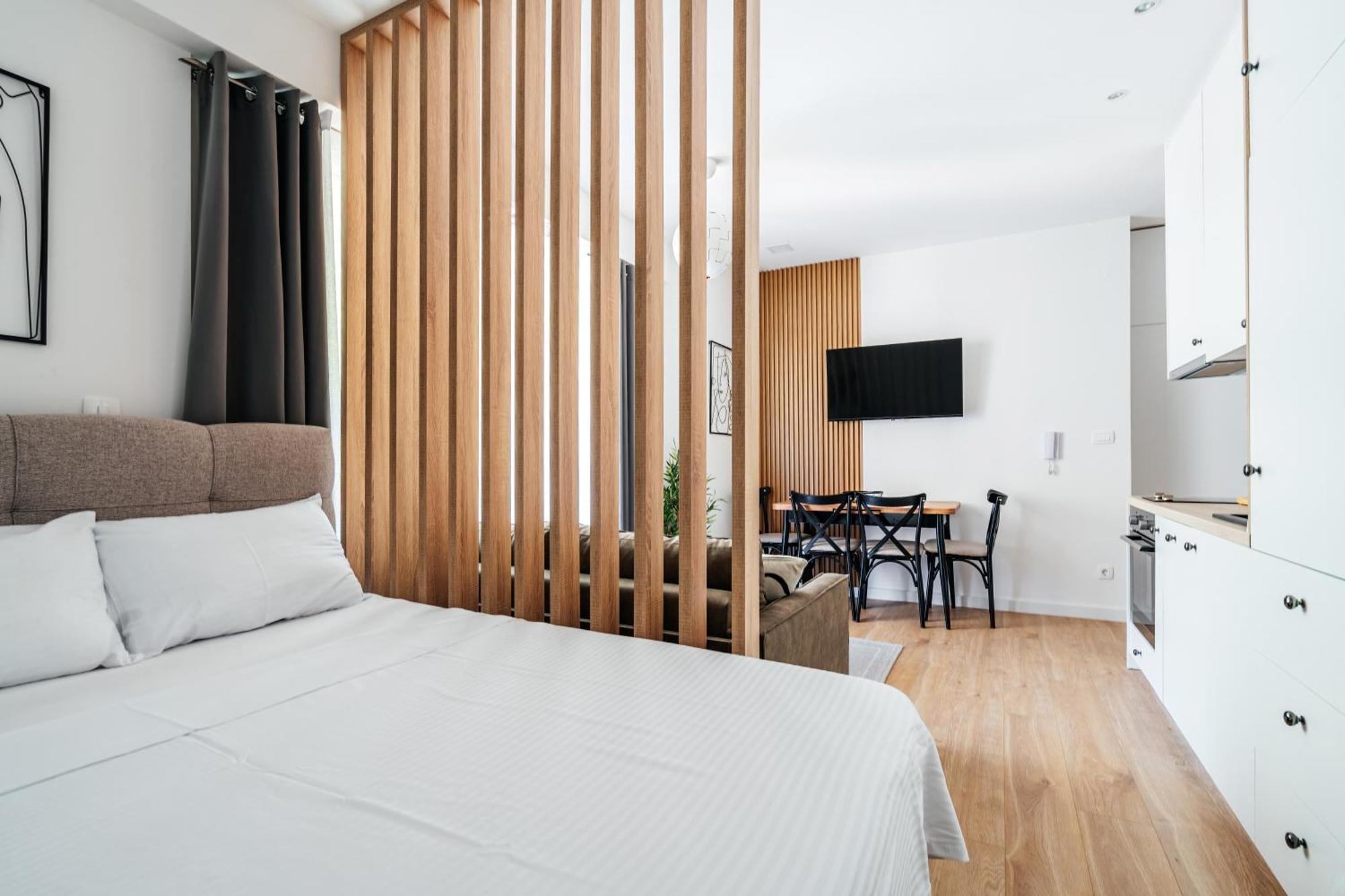 Aura Tower Aparments By In Property Рафаиловичи Экстерьер фото