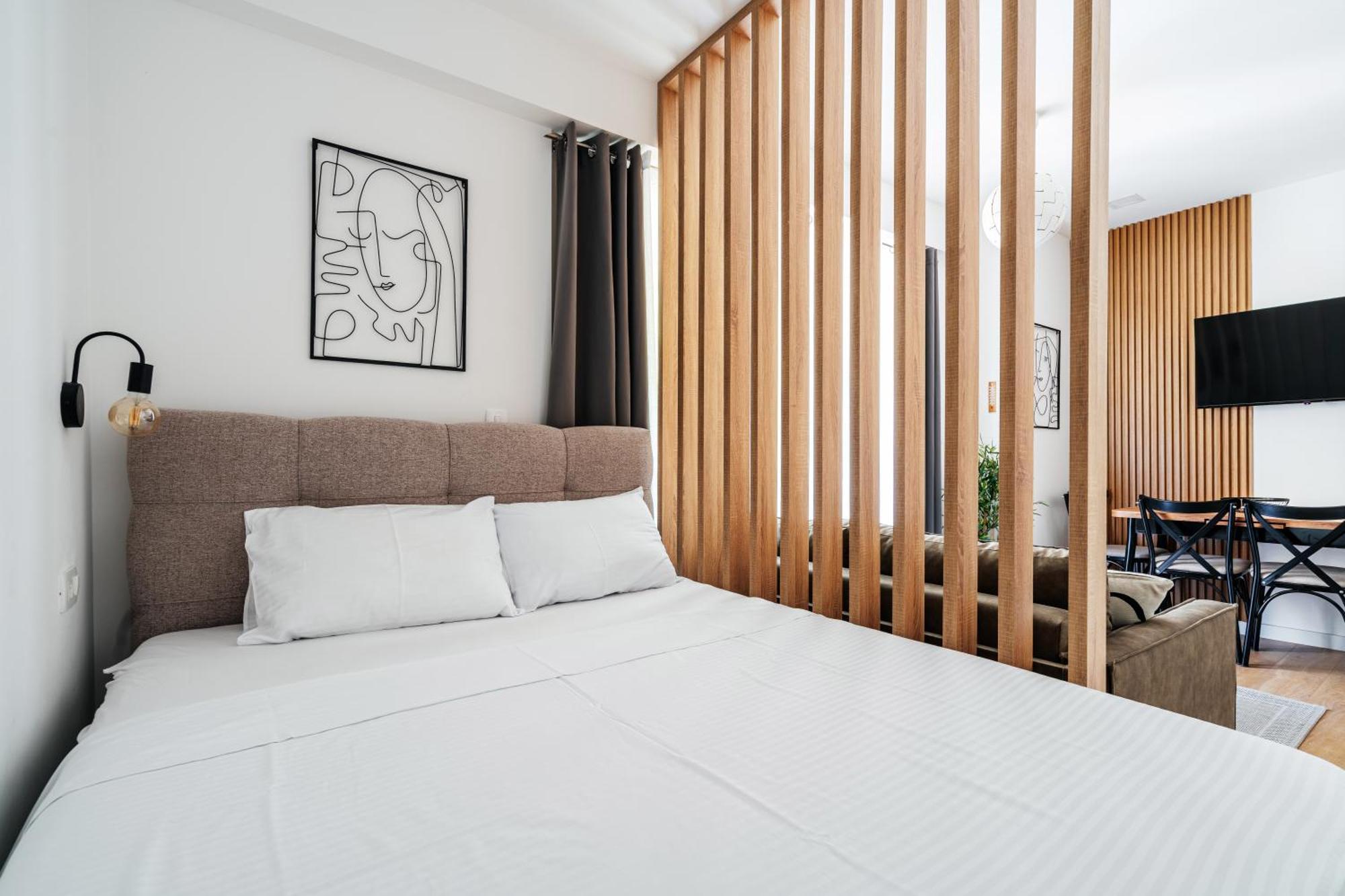 Aura Tower Aparments By In Property Рафаиловичи Экстерьер фото