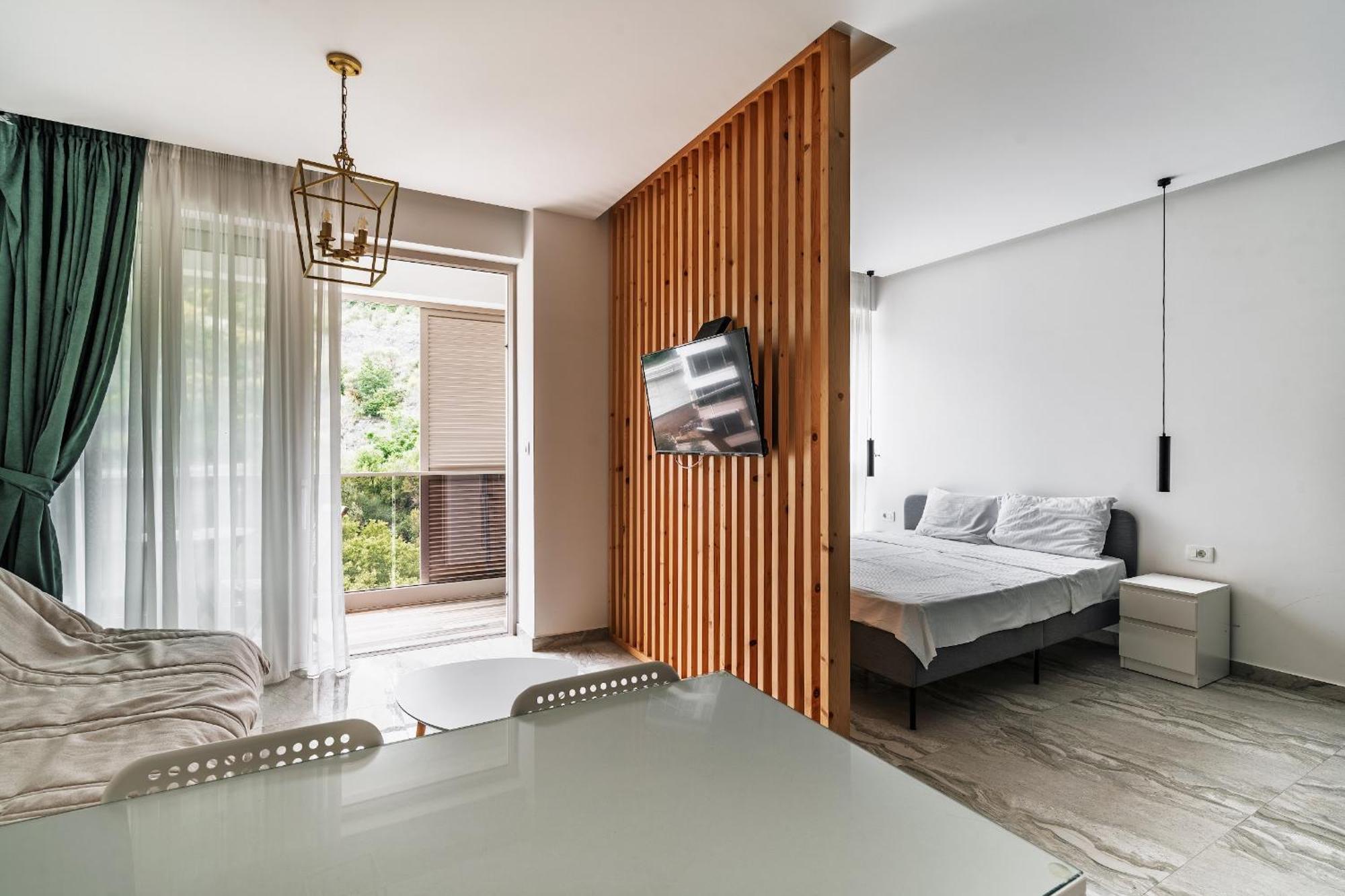 Aura Tower Aparments By In Property Рафаиловичи Экстерьер фото