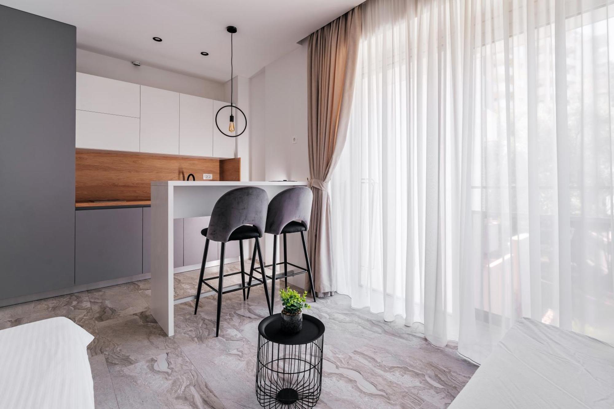Aura Tower Aparments By In Property Рафаиловичи Экстерьер фото